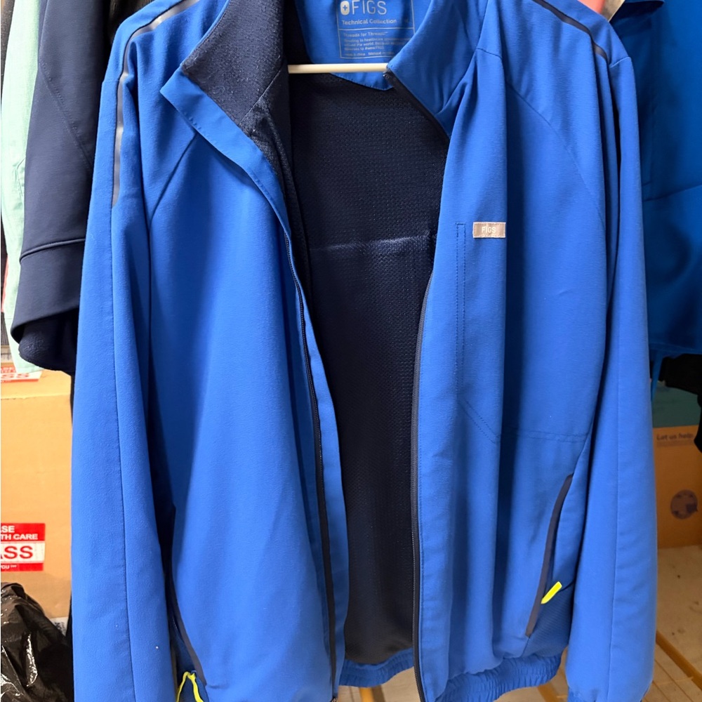 Figs Men's Vibrant Blue Windbreaker
